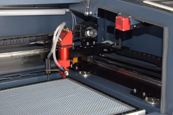 Máquina láser MQ5030 DESKTOP CO2 láser cabeza