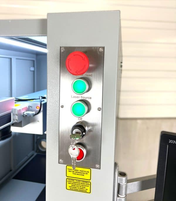 Máquina de grabado láser de fibra de producción - control frontal