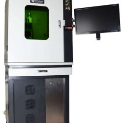 Armario cerrado de fibra láser frontal.