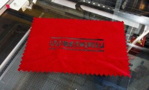 Corte por láser de tejidos y telas con láser CO2.