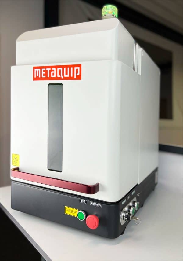 Máquina de grabado láser de fibra de sobremesa cerrada - Imagen 4