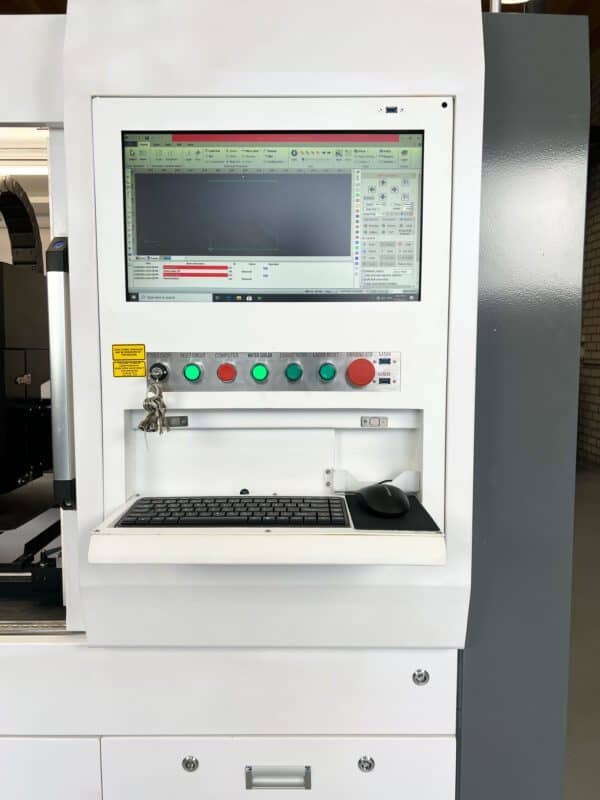 Computadora incorporada cortadora láser de fibra de metal MQ FC6060