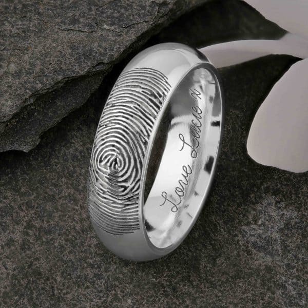 Máquina de grabado láser para joyería y anillos.